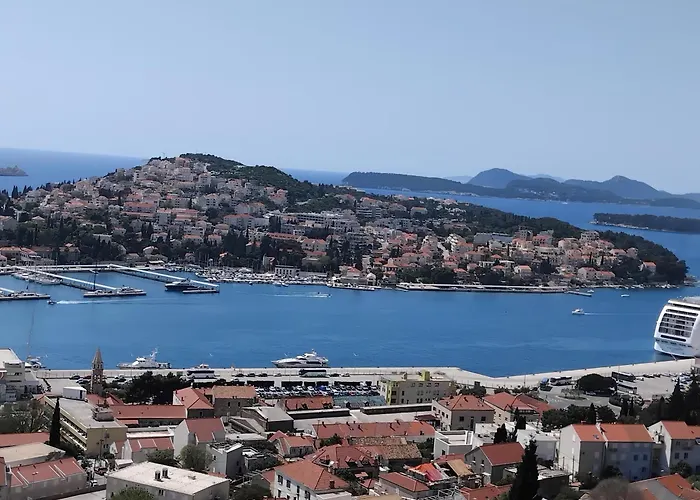 Rooms Anela With Large Common Tarrace And Beautiful Sea View