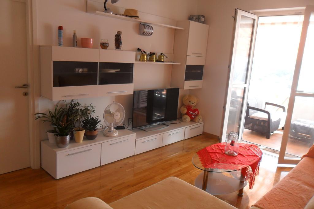 Anela With Large Common Tarrace And Beautiful Sea View Guest house