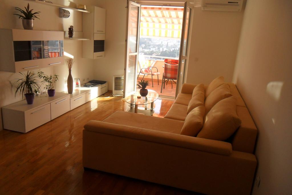 Anela With Large Common Tarrace And Beautiful Sea View Guest house